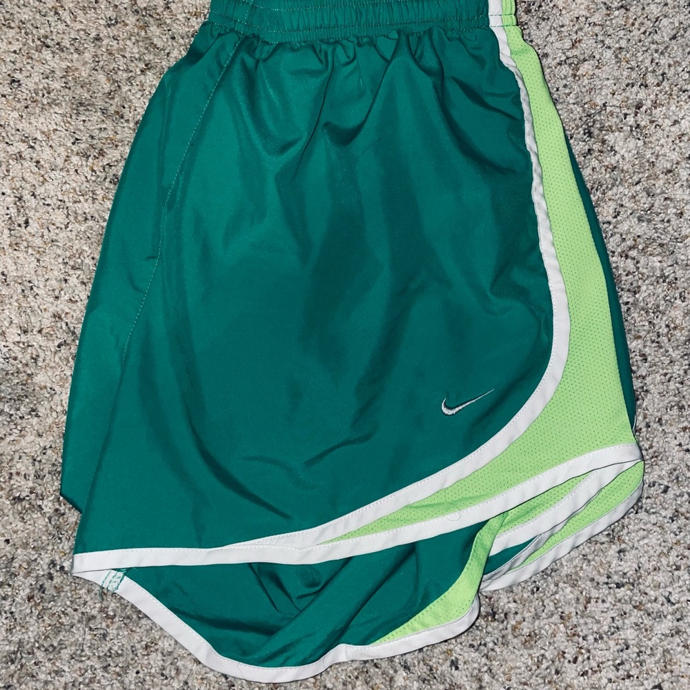 XL green Nike shorts